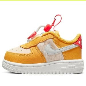 Nike Force 1 Toggle SE Toddler. NWT